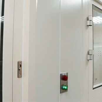 Khoá Interlock phòng sạch - Giải pháp từ Thiết bị phòng sạch VCR