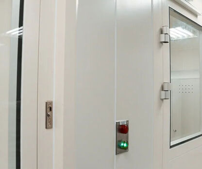 Khoá Interlock phòng sạch - Giải pháp từ Thiết bị phòng sạch VCR